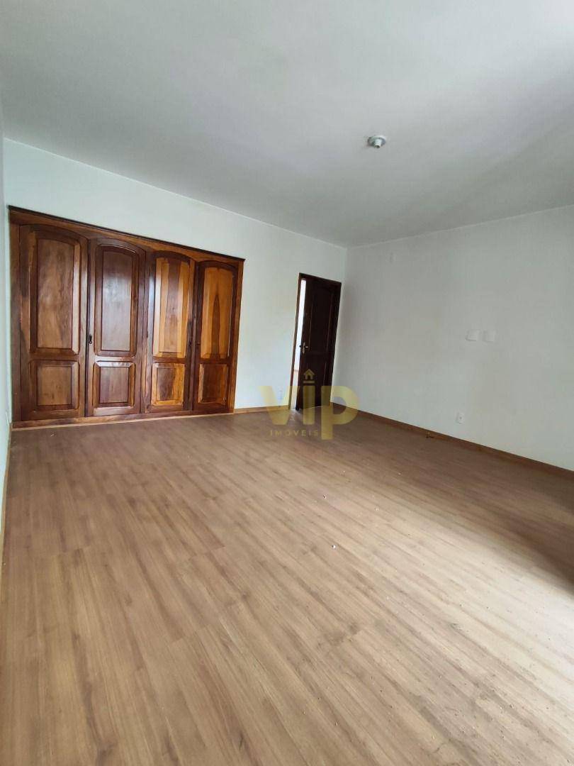 Casa para alugar com 3 quartos, 270m² - Foto 1