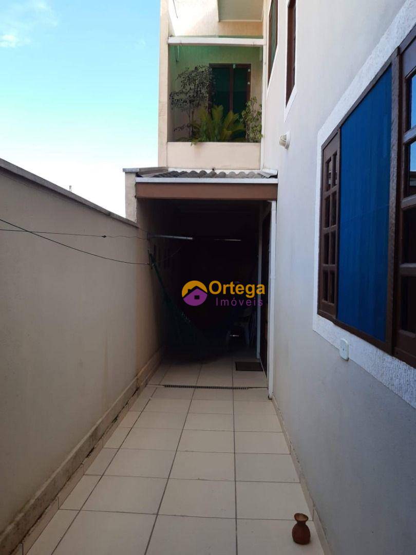 Sobrado à venda com 3 quartos, 168m² - Foto 2