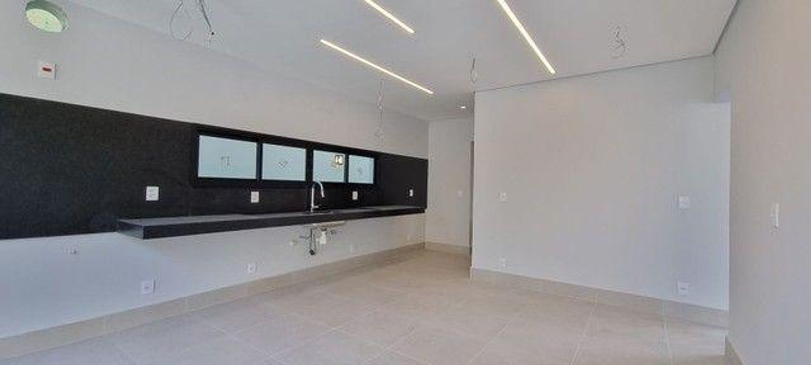 Casa de Condomínio à venda com 3 quartos, 340m² - Foto 5