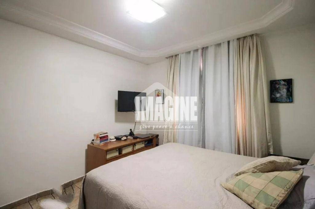 Sobrado à venda com 4 quartos, 300m² - Foto 6