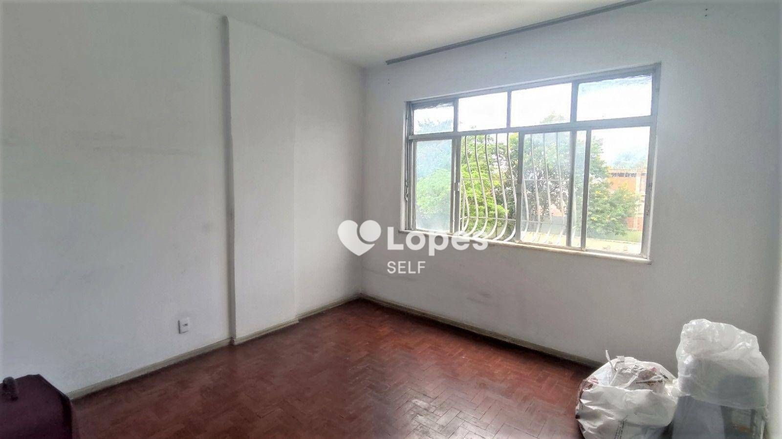 Apartamento à venda com 2 quartos, 71m² - Foto 2