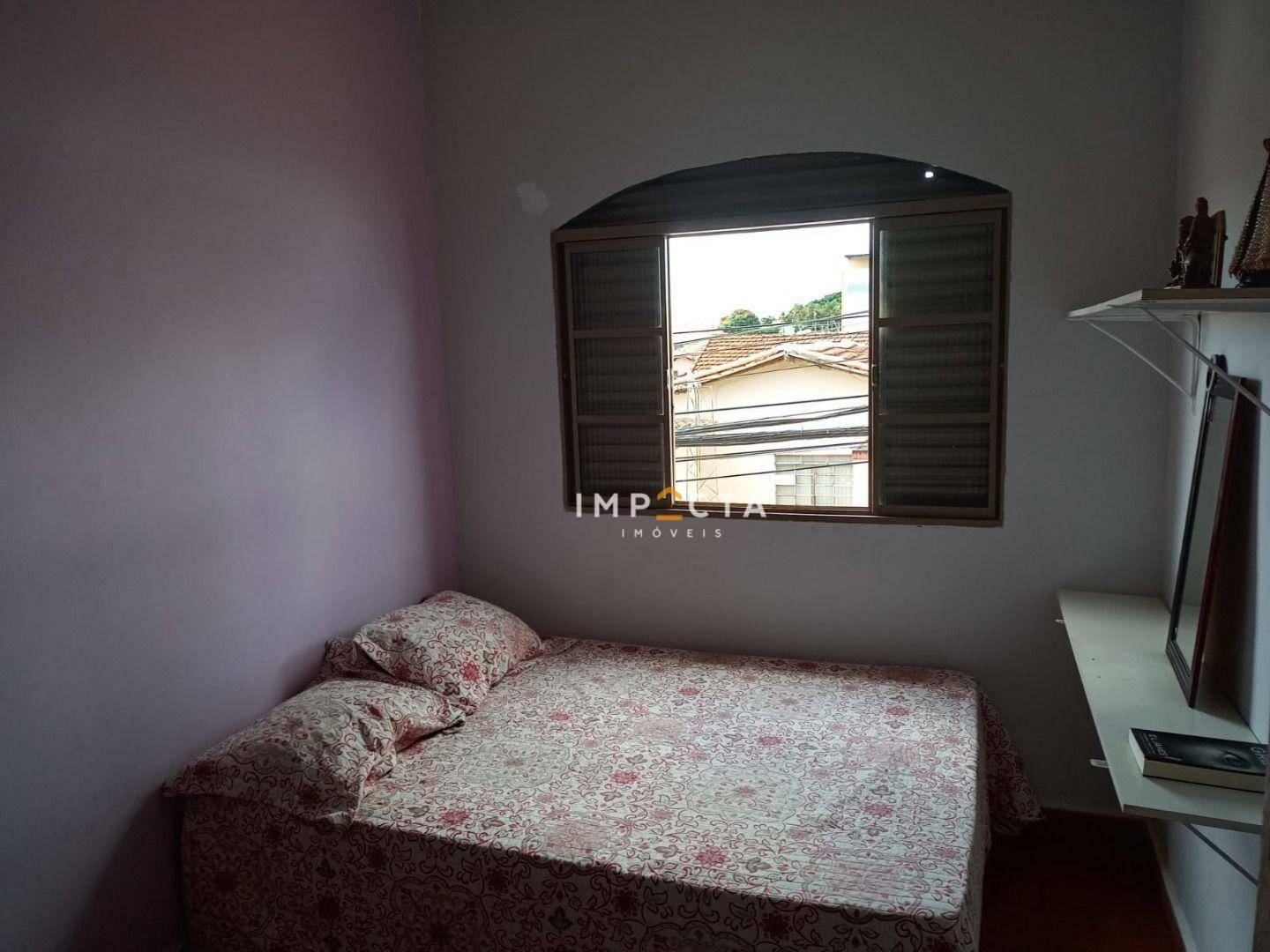 Casa à venda com 3 quartos, 250m² - Foto 8