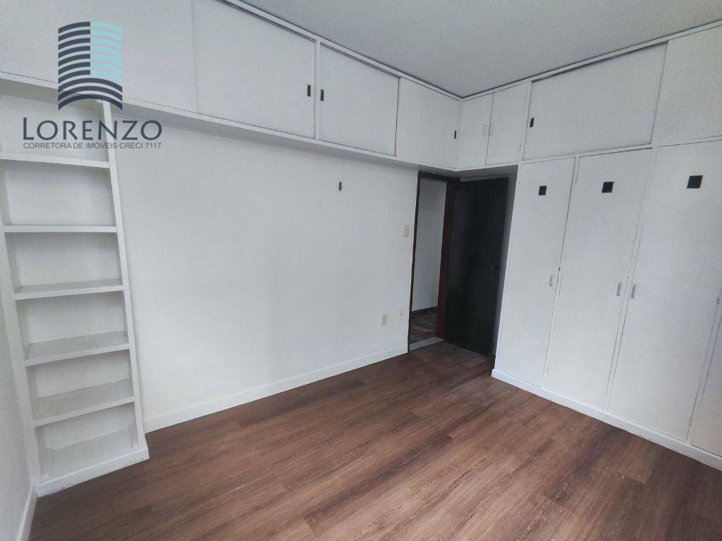 Apartamento para alugar com 3 quartos, 120m² - Foto 10