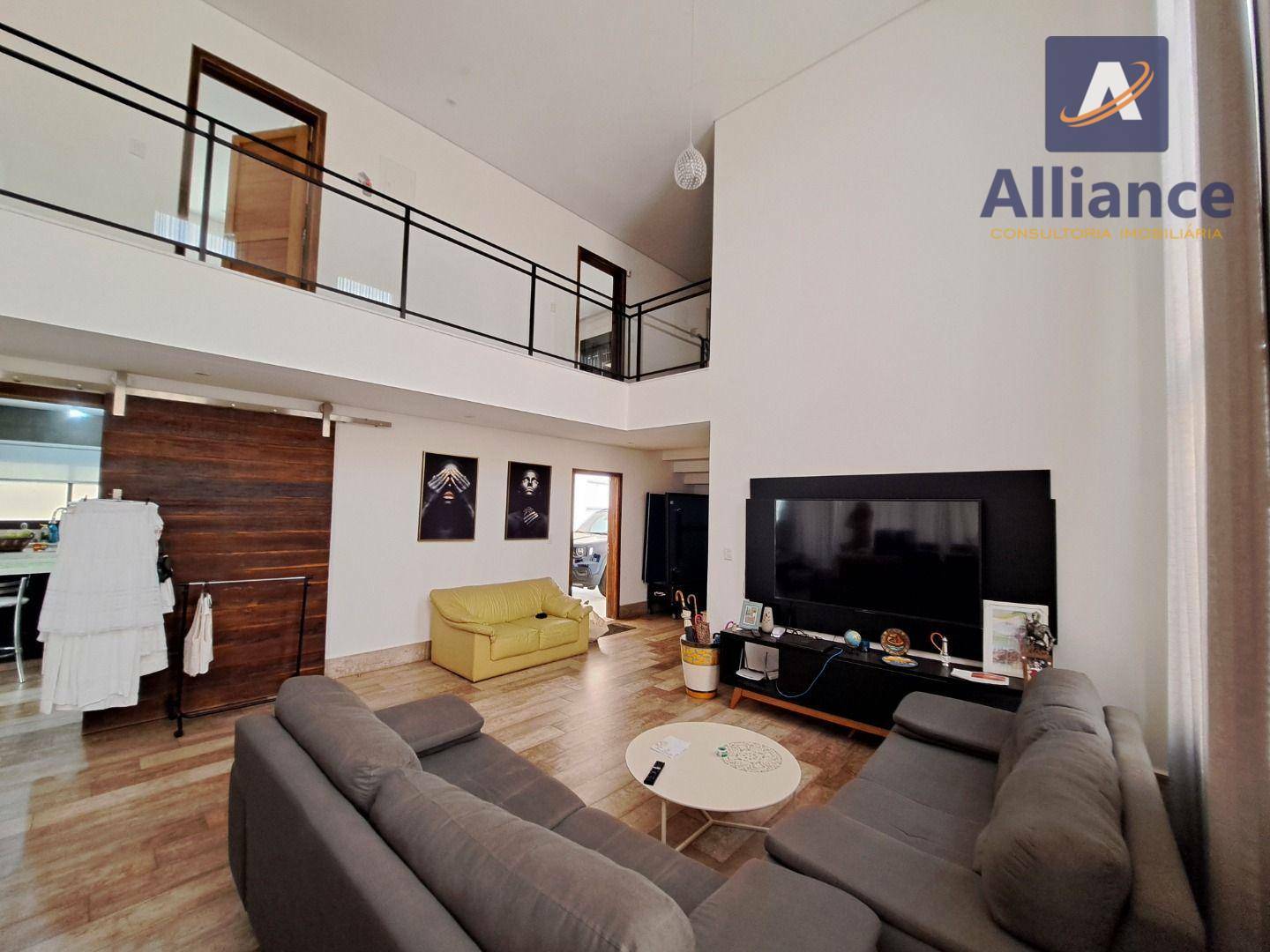 Casa de Condomínio para alugar com 4 quartos, 320m² - Foto 4