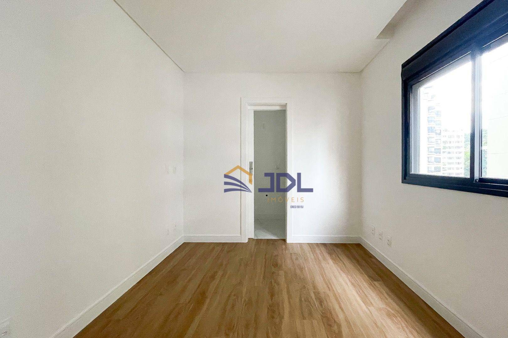 Apartamento à venda com 3 quartos, 118m² - Foto 9