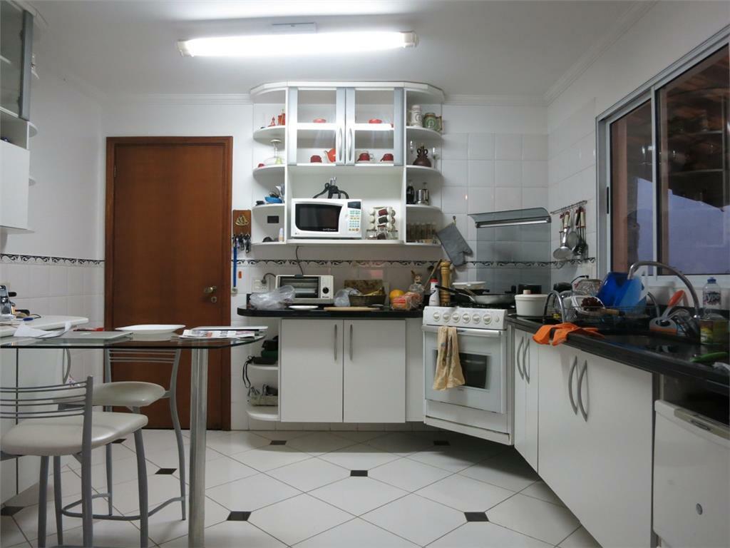 Casa de Condomínio para alugar com 3 quartos, 380m² - Foto 12