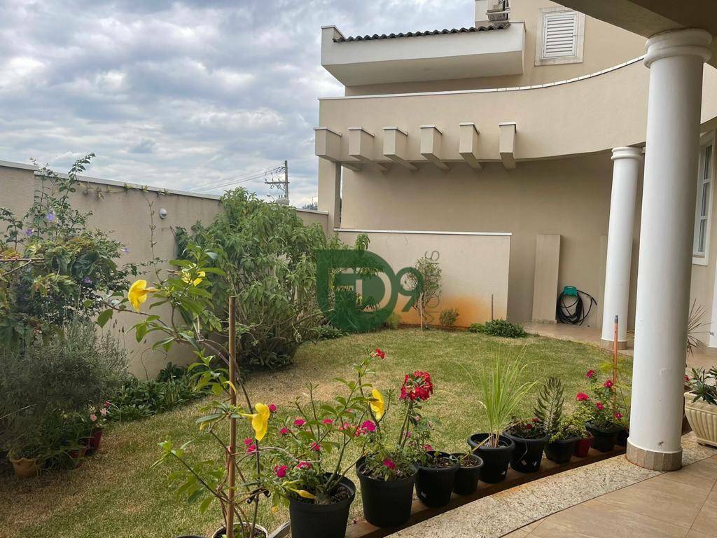 Casa de Condomínio à venda com 4 quartos, 350m² - Foto 3