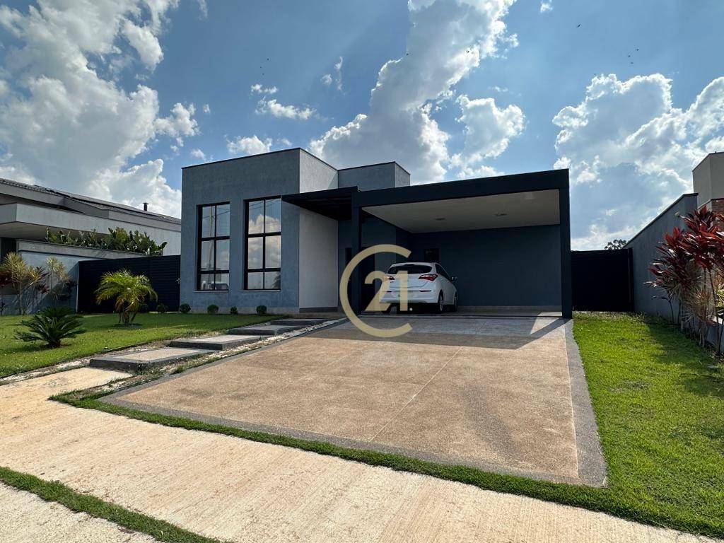 Casa de Condomínio à venda com 3 quartos, 208m² - Foto 1