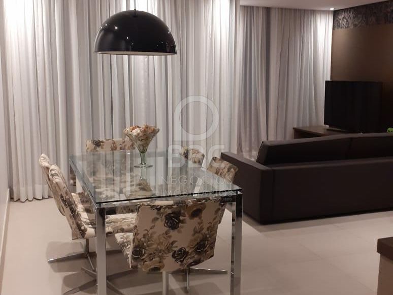 Apartamento à venda com 2 quartos, 79m² - Foto 3