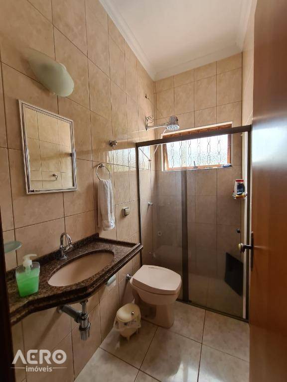 Casa de Condomínio à venda com 3 quartos, 270m² - Foto 11