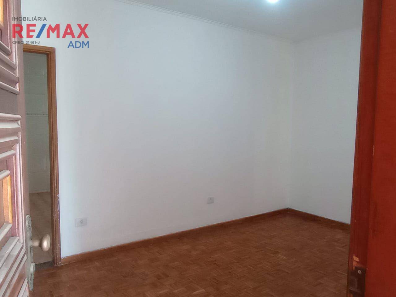 Casa à venda com 2 quartos, 140m² - Foto 4