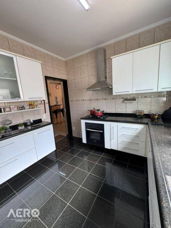 Casa, 3 quartos, 132 m² - Foto 4