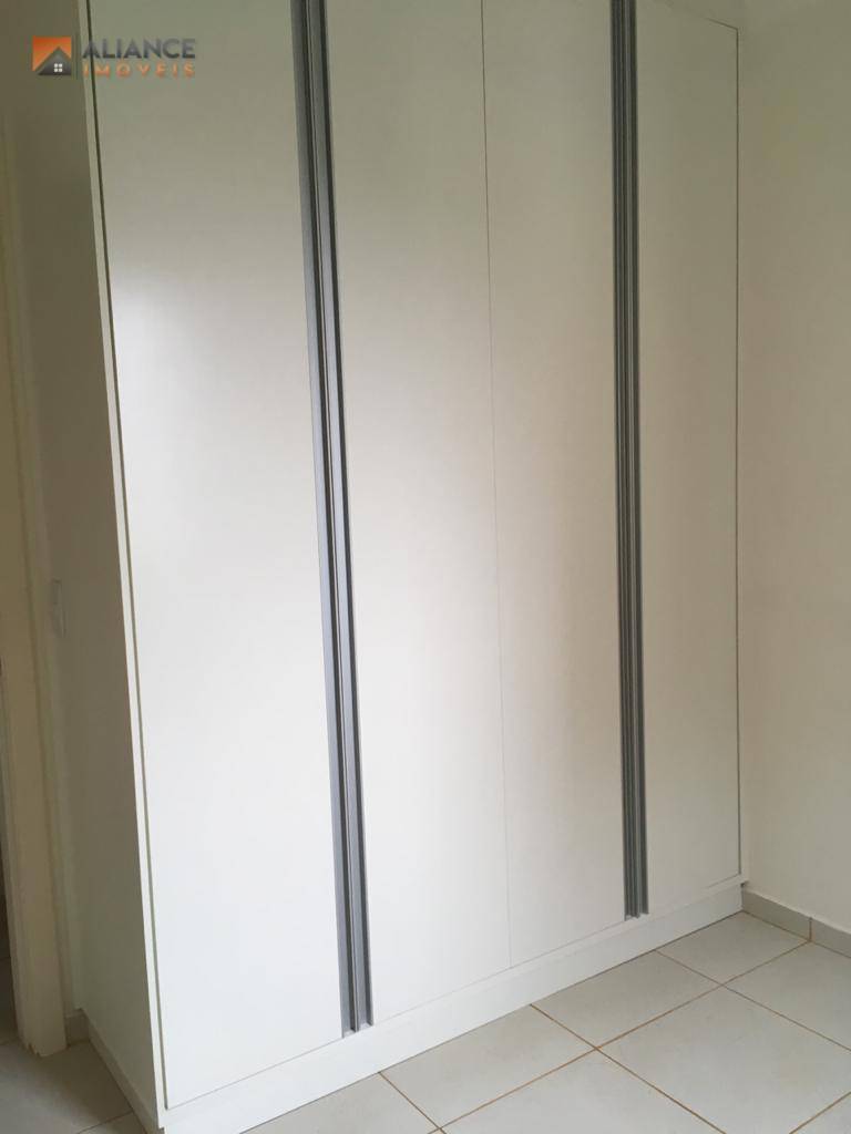 Apartamento à venda com 3 quartos, 97m² - Foto 13