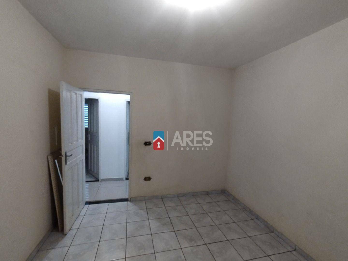 Casa à venda com 4 quartos, 300m² - Foto 12