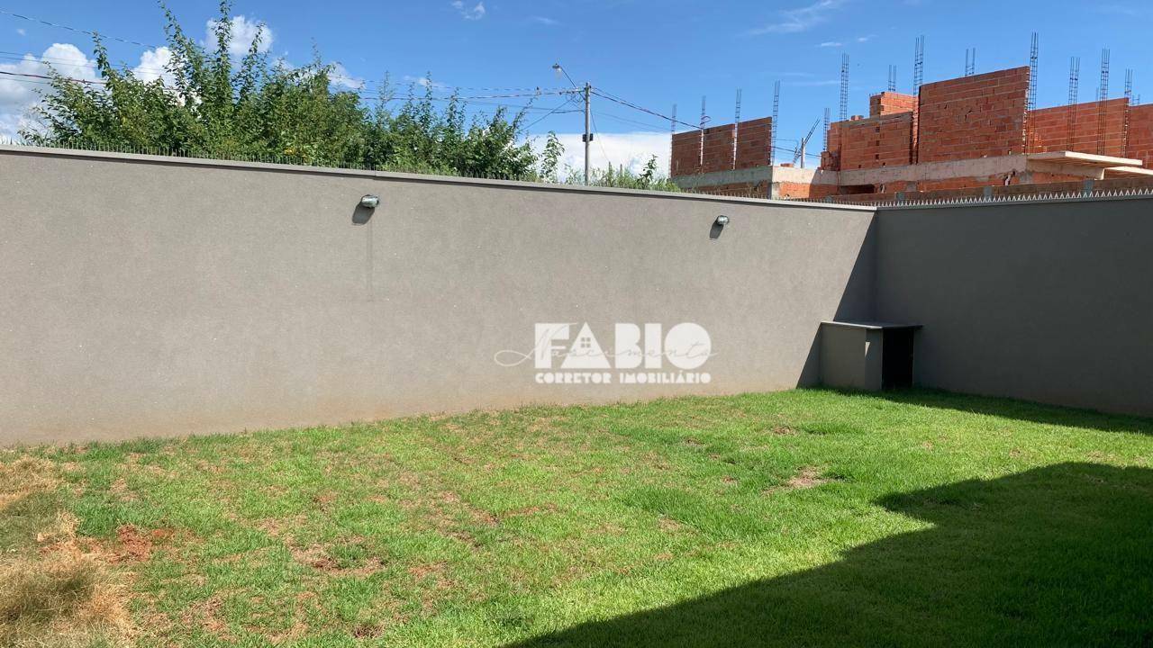 Casa à venda com 2 quartos, 55m² - Foto 16