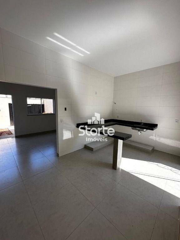 Casa à venda com 2 quartos, 65m² - Foto 1