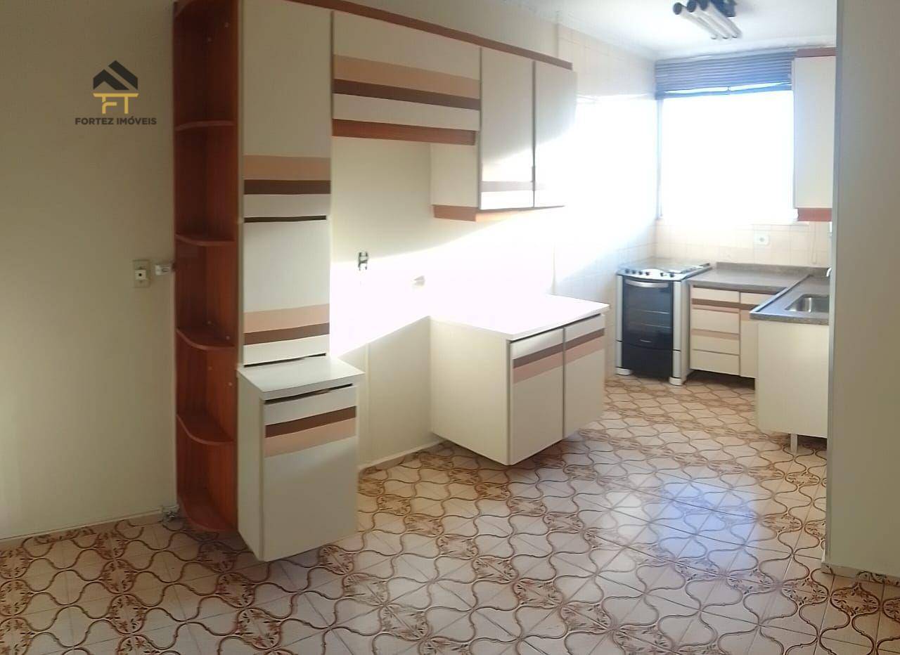 Apartamento para alugar com 4 quartos, 70m² - Foto 15