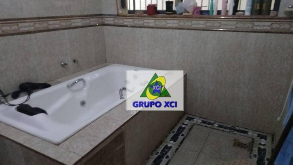 Casa à venda com 4 quartos, 358m² - Foto 22