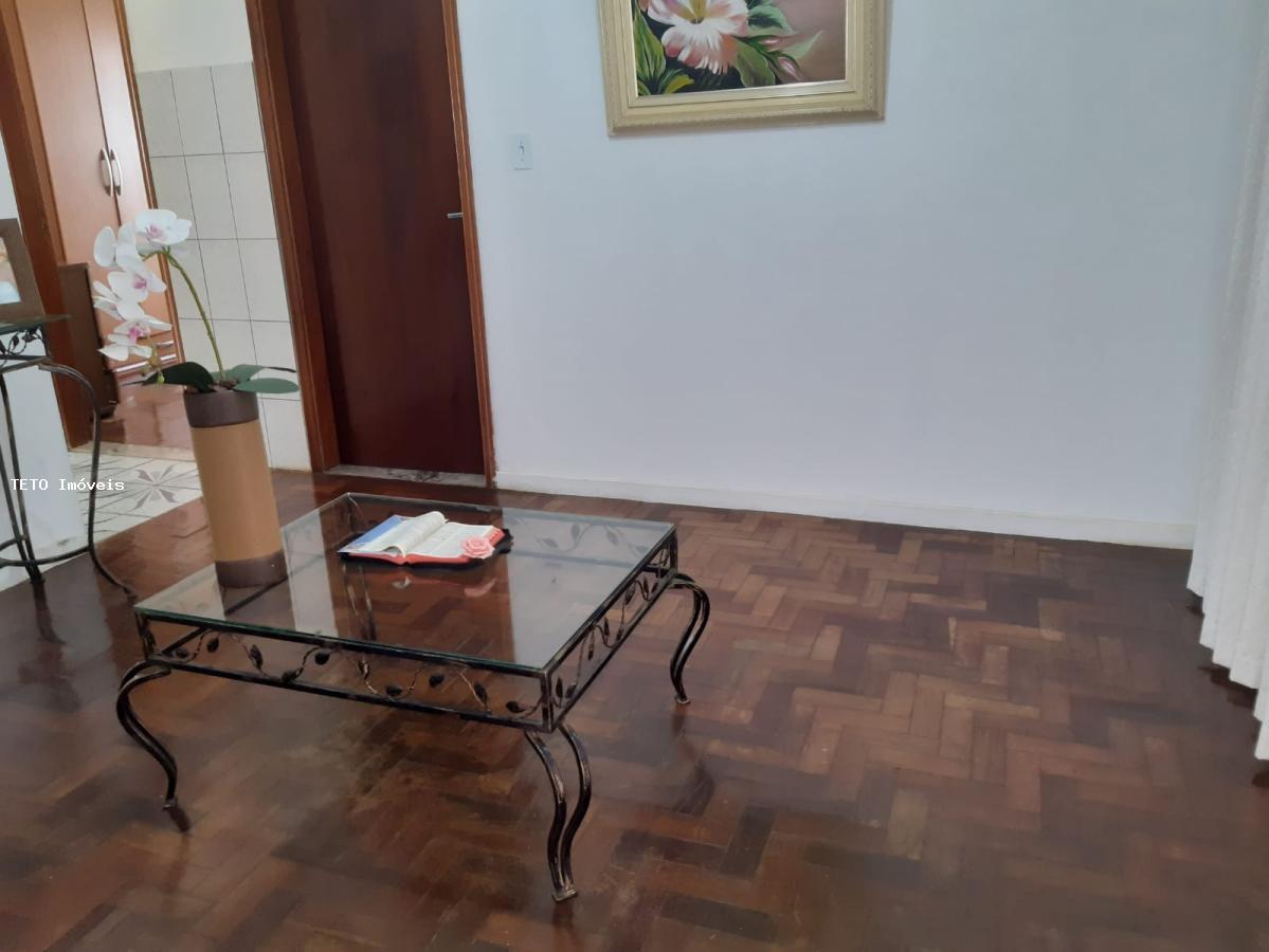 Casa à venda com 3 quartos, 280m² - Foto 12