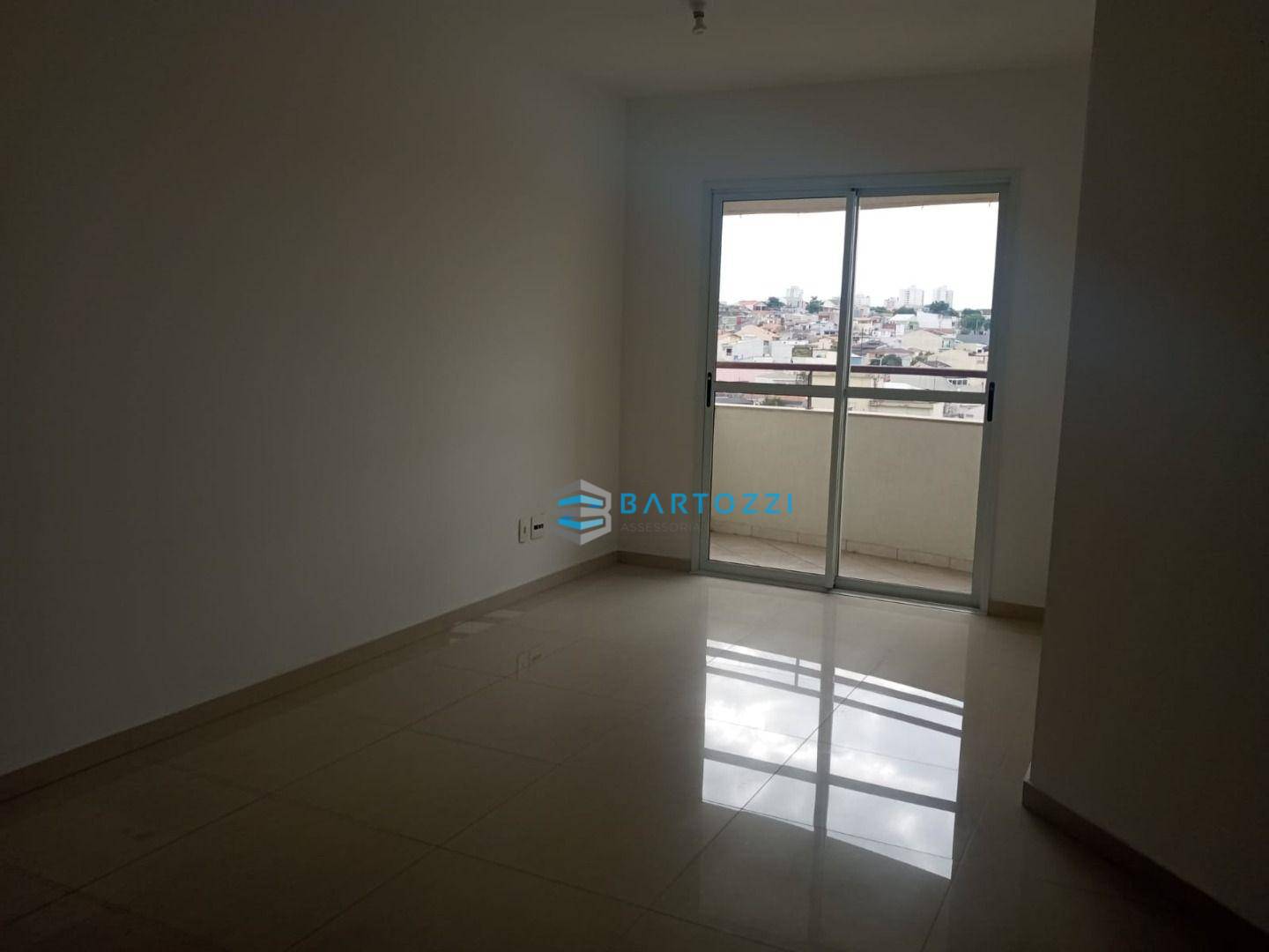 Apartamento à venda com 2 quartos, 70m² - Foto 4