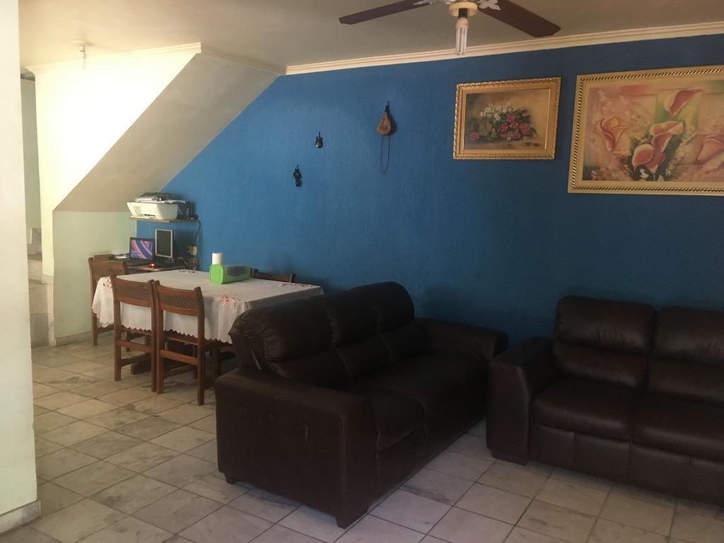 Casa à venda com 5 quartos, 246m² - Foto 2