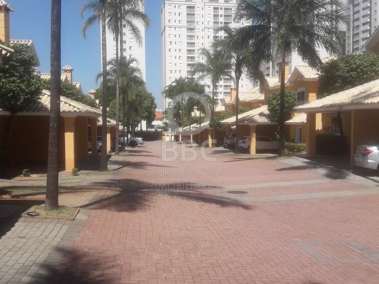 Sobrado à venda com 3 quartos, 206m² - Foto 1