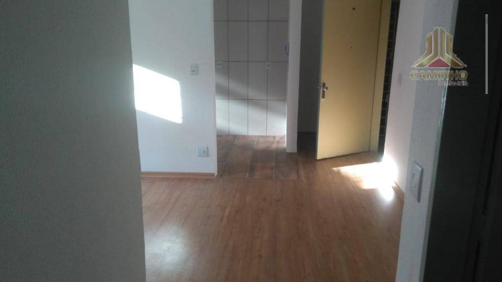 Apartamento à venda com 2 quartos, 61m² - Foto 4