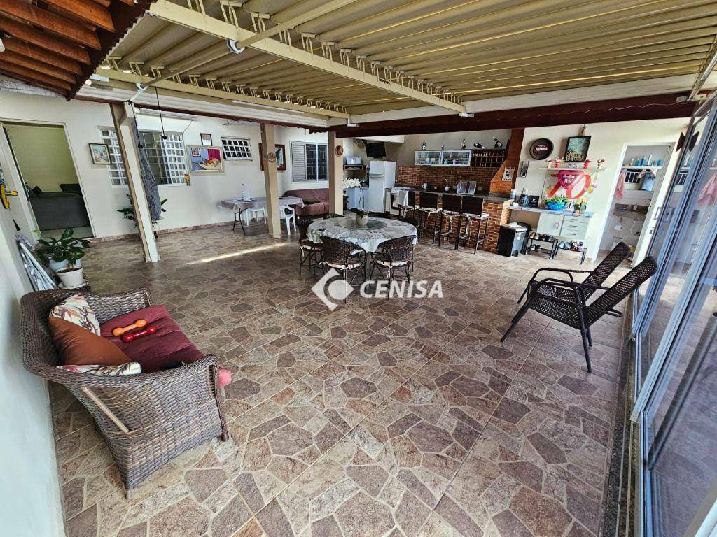 Casa à venda com 2 quartos, 179m² - Foto 1