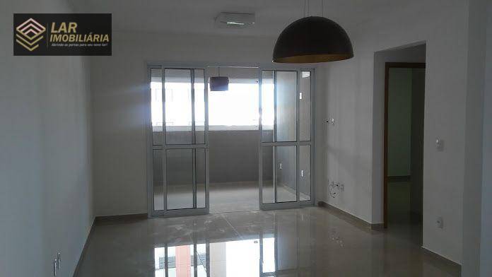 Apartamento à venda com 2 quartos, 67m² - Foto 1