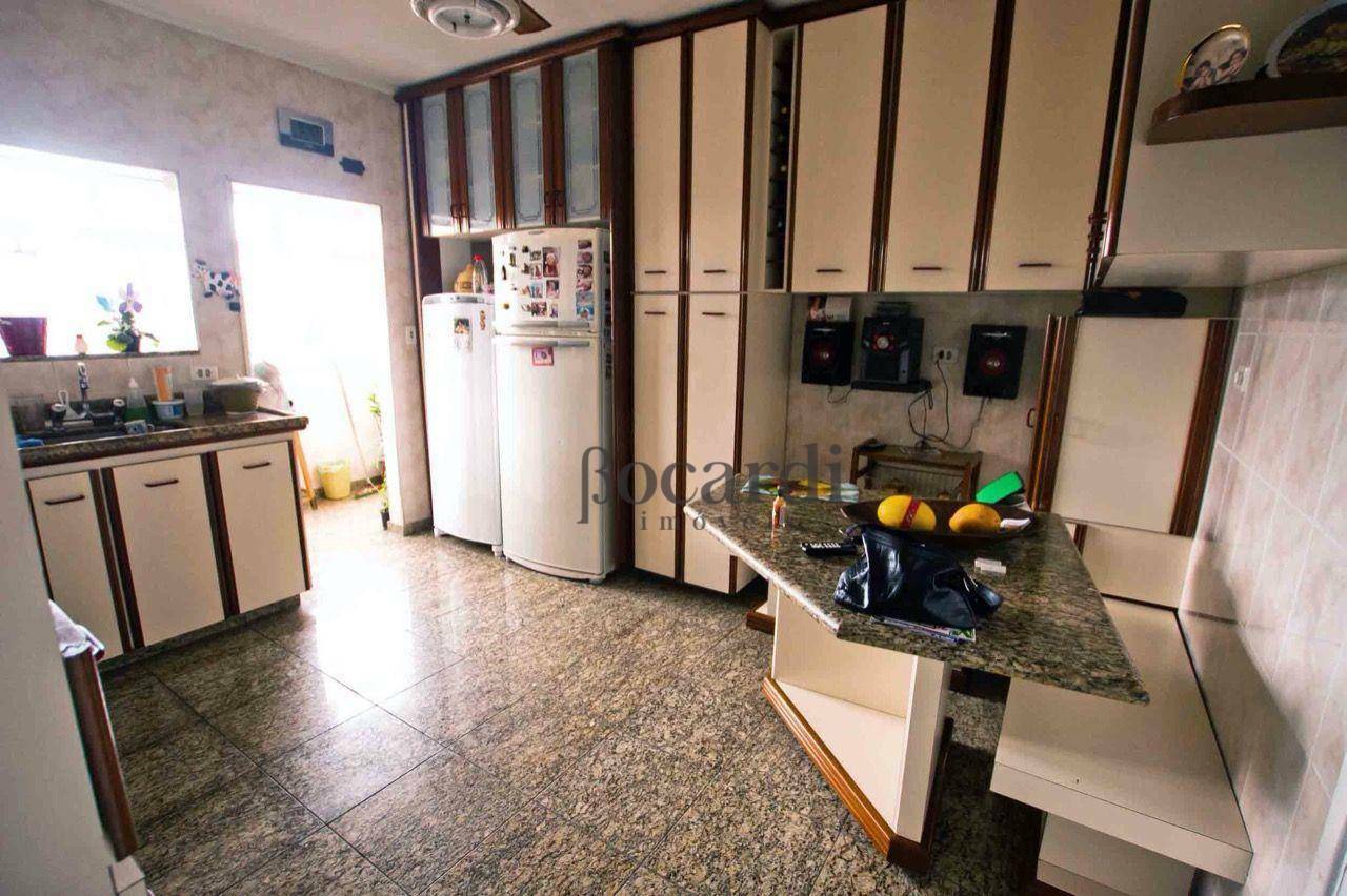 Apartamento à venda com 3 quartos, 132m² - Foto 4