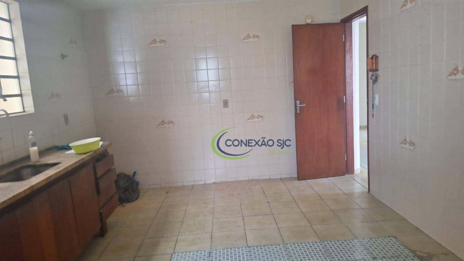 Casa à venda com 3 quartos, 182m² - Foto 1