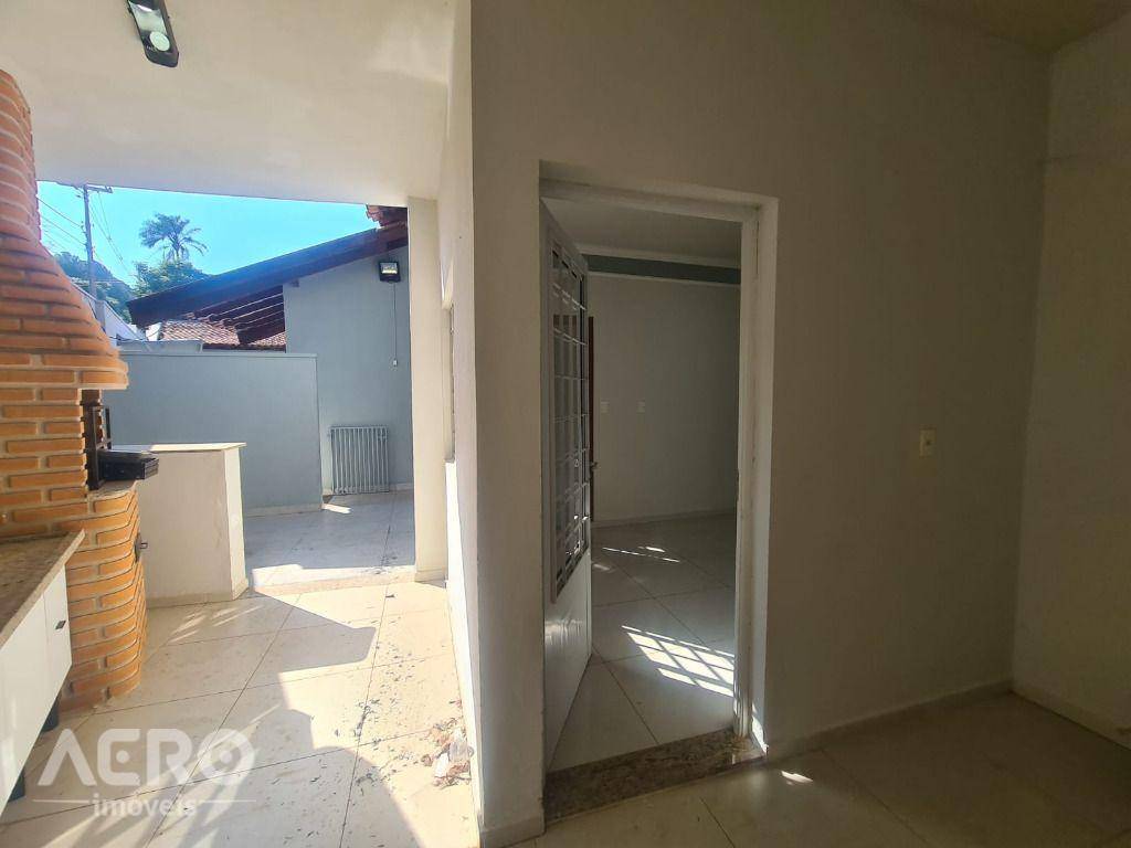 Casa de Condomínio à venda com 3 quartos, 298m² - Foto 11