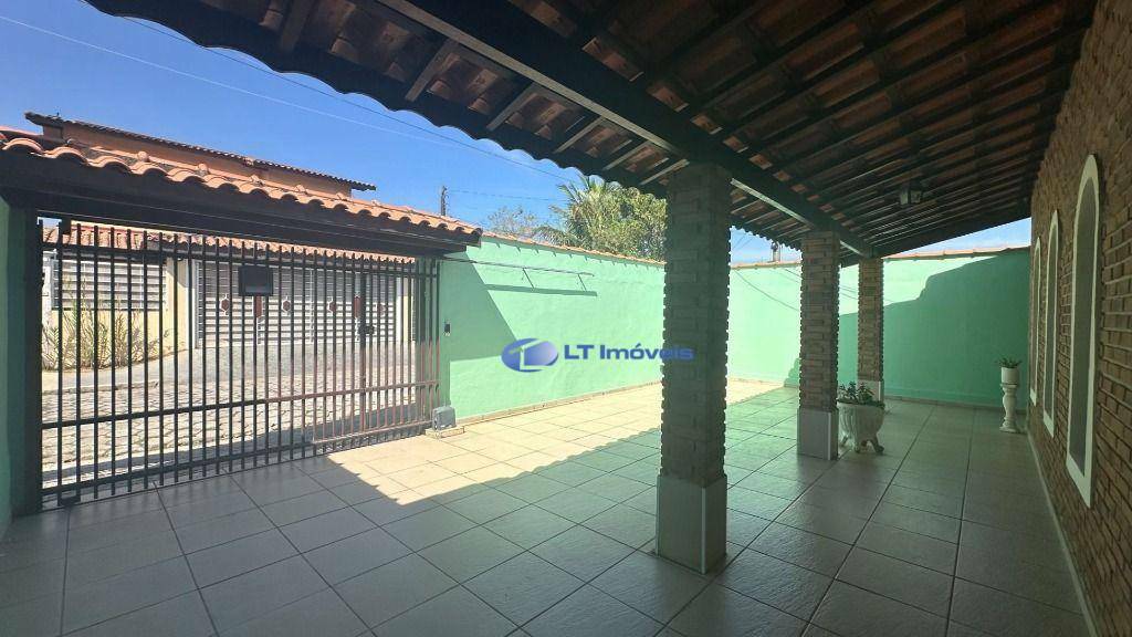 Casa à venda com 3 quartos, 139m² - Foto 2