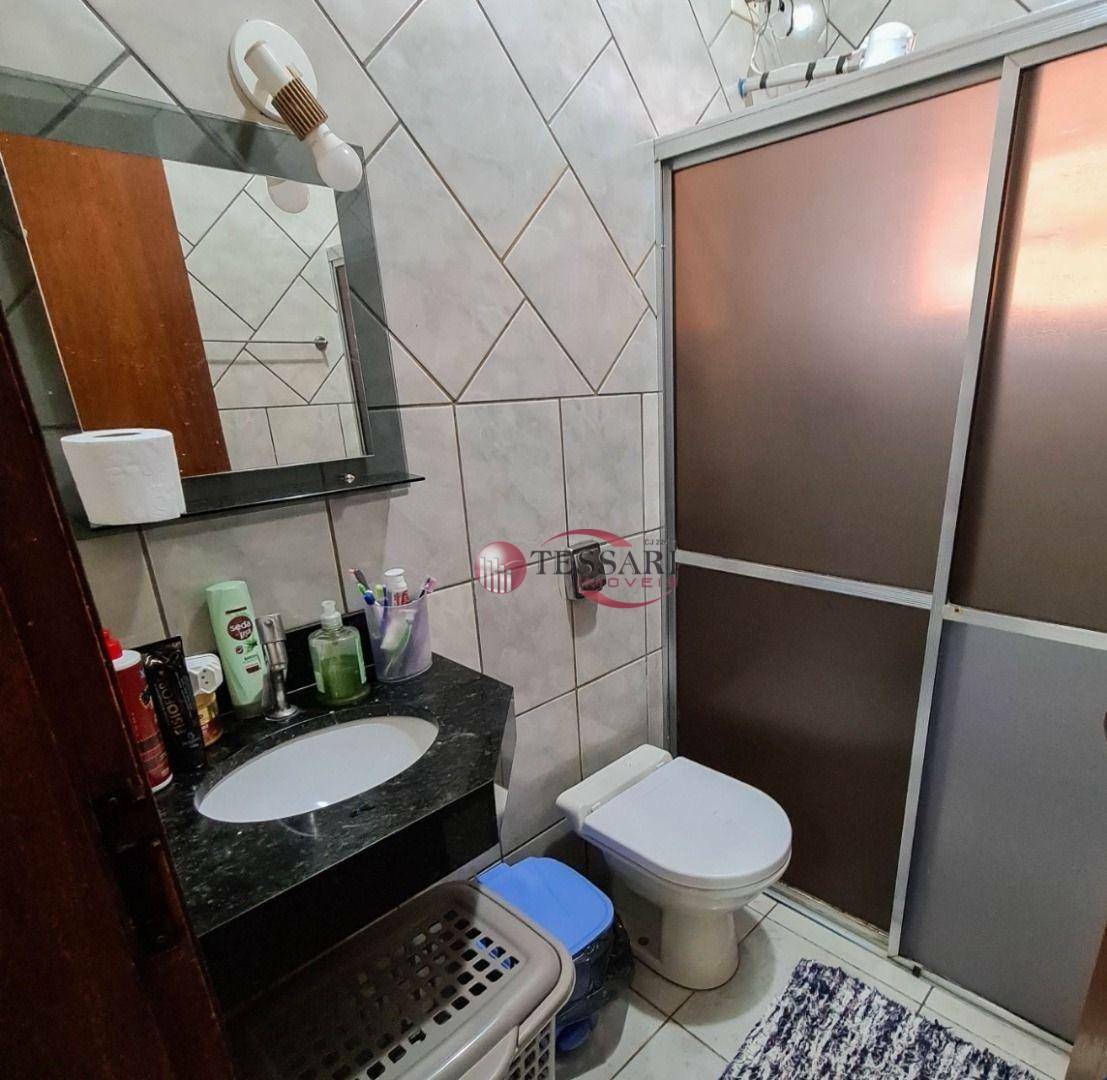 Casa à venda com 3 quartos, 200m² - Foto 17