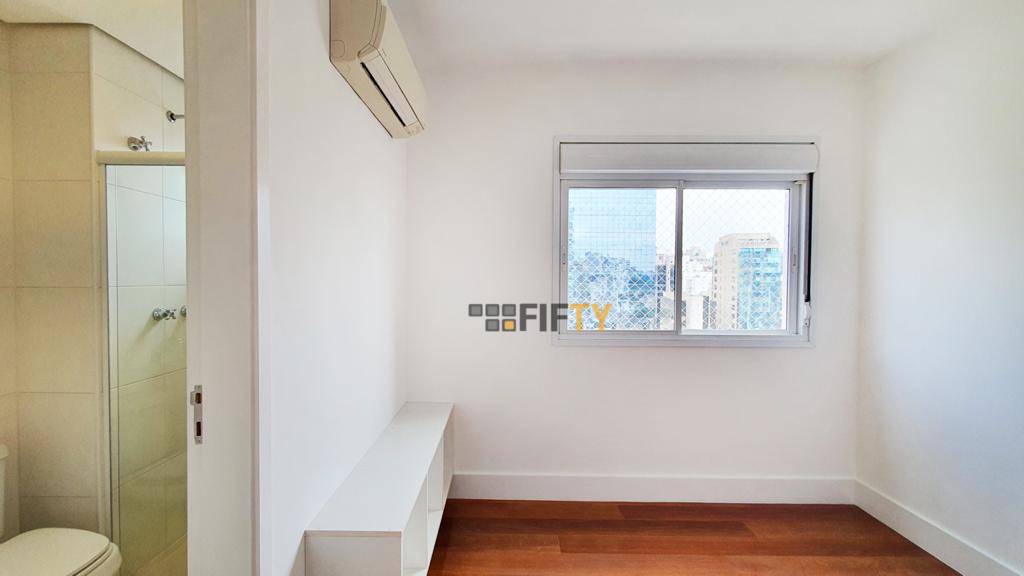 Apartamento para alugar com 3 quartos, 204m² - Foto 9