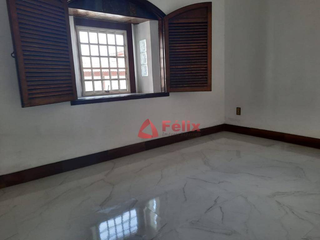 Casa à venda com 3 quartos, 294m² - Foto 10