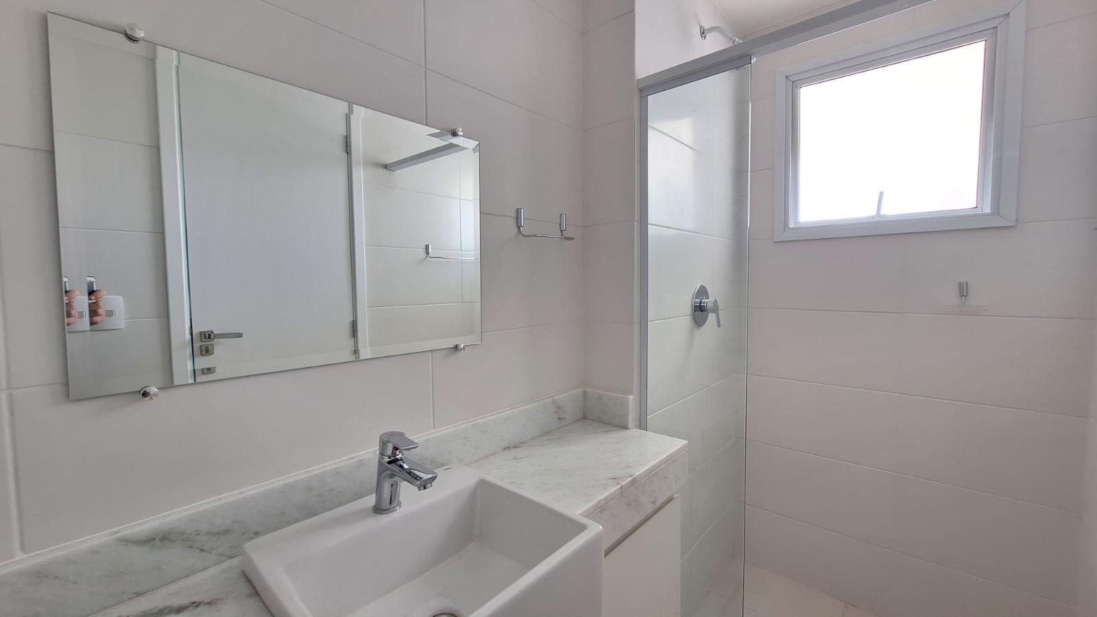 Apartamento para alugar com 2 quartos, 75m² - Foto 15