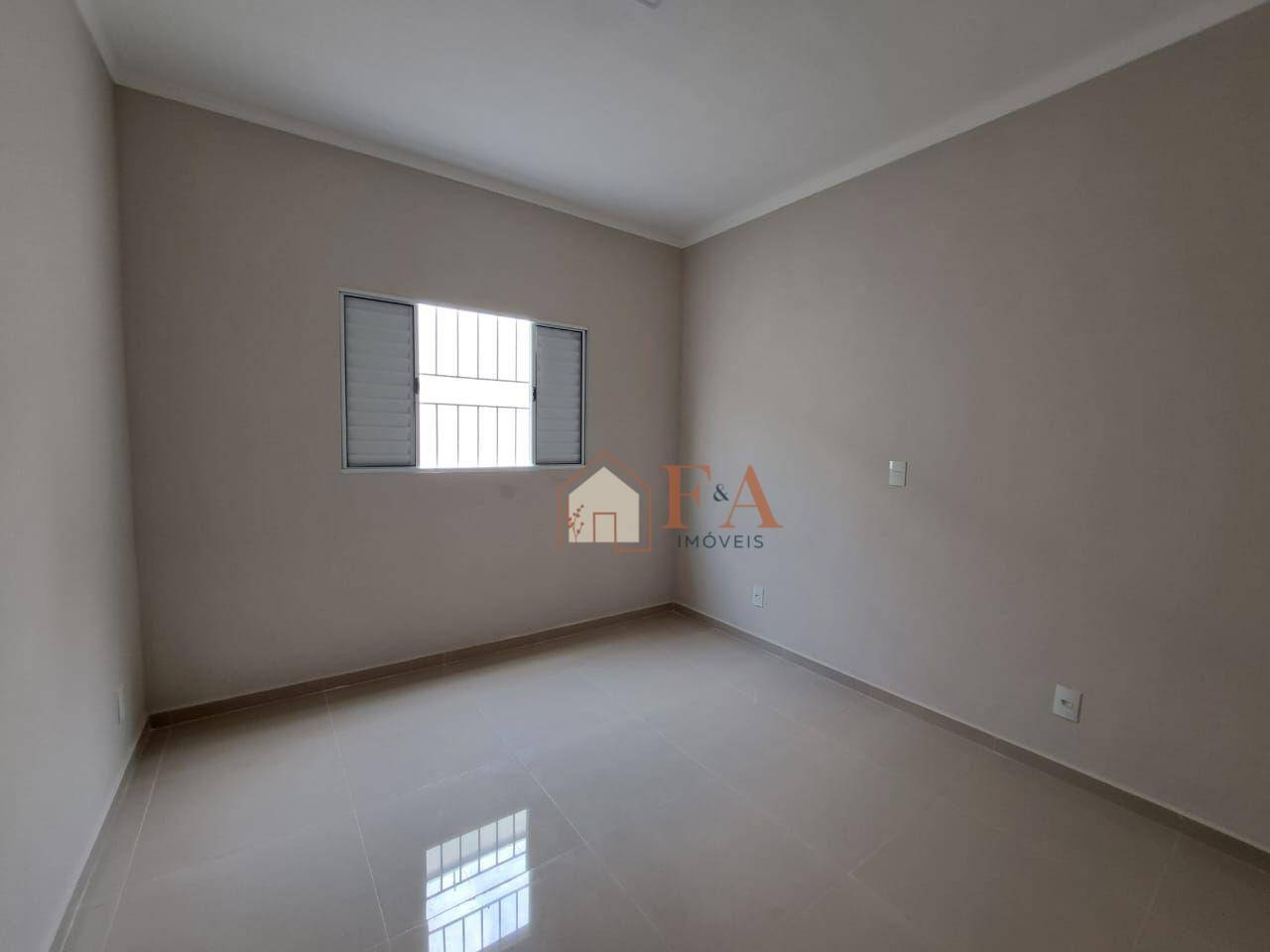 Casa à venda com 3 quartos, 200M2 - Foto 10