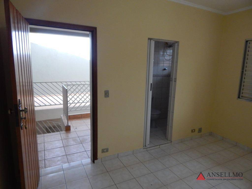 Casa para alugar com 4 quartos, 270m² - Foto 44