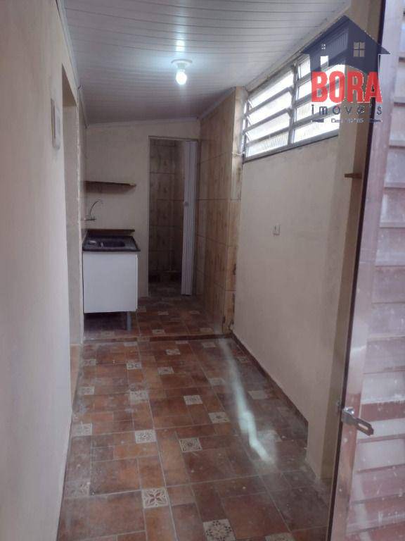 Casa à venda com 8 quartos, 200m² - Foto 46