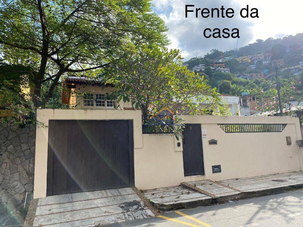 Casa à venda com 3 quartos, 200m² - Foto 1