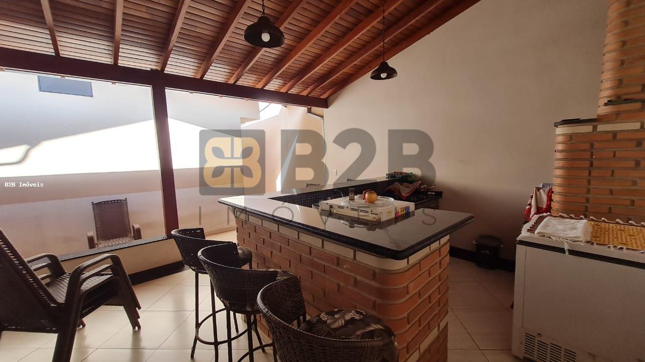 Casa à venda com 3 quartos, 210m² - Foto 13