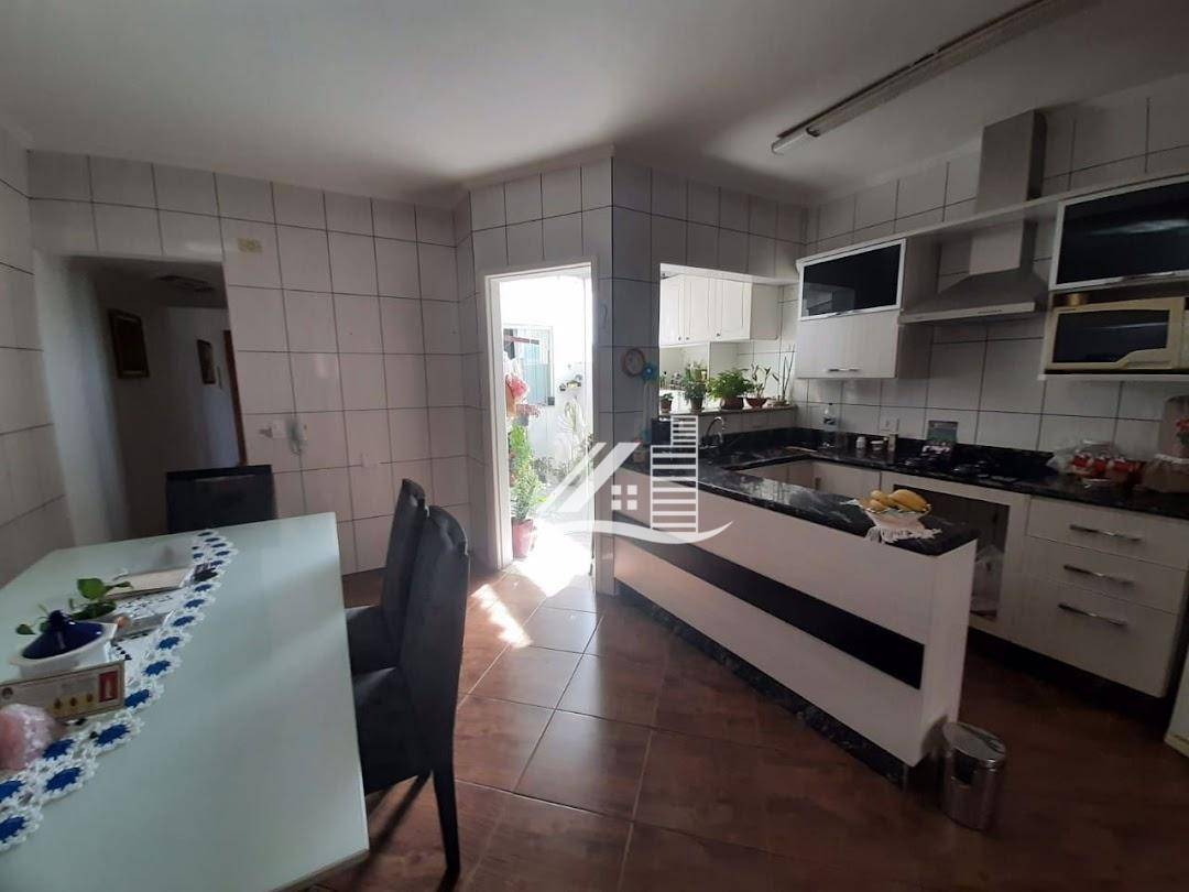 Apartamento à venda com 2 quartos, 64m² - Foto 12