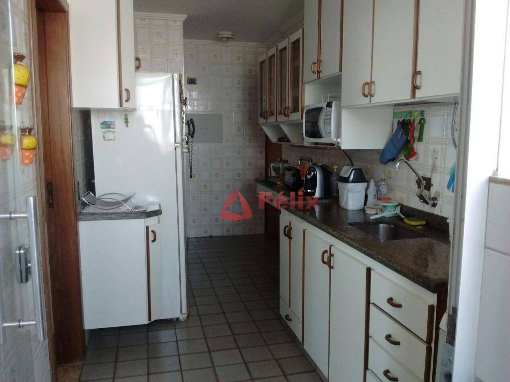 Apartamento à venda com 3 quartos, 97m² - Foto 2