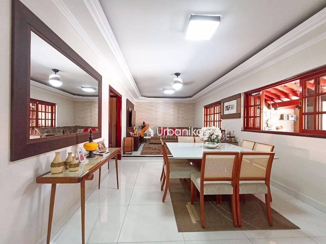 Casa, 2 quartos, 151 m² - Foto 1