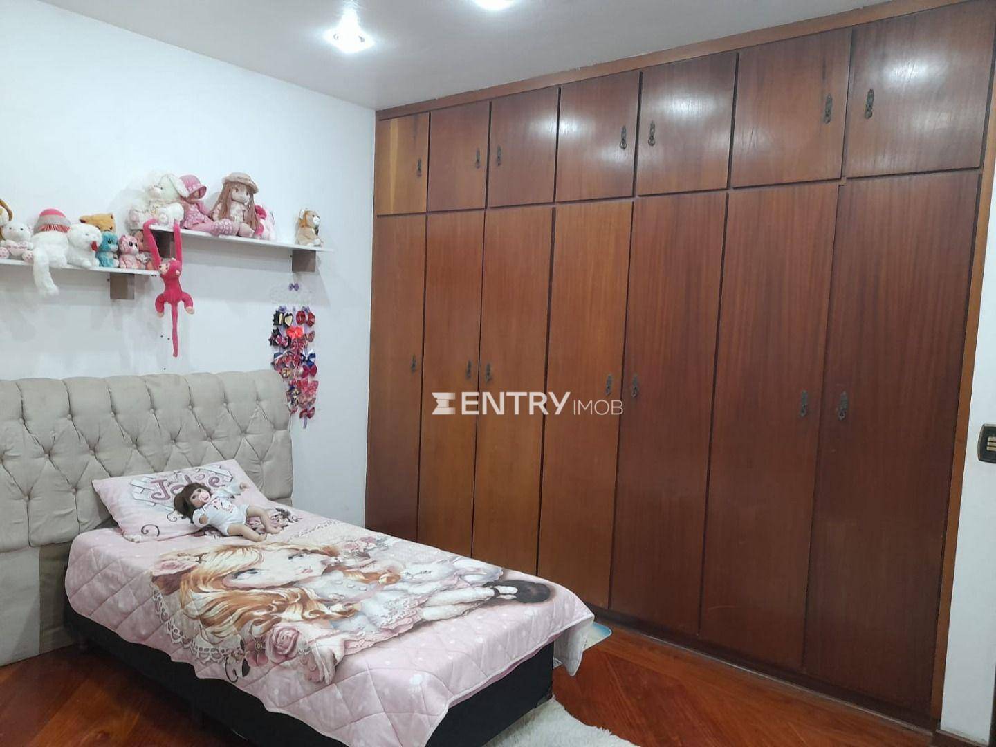 Casa à venda e aluguel com 3 quartos, 234m² - Foto 28