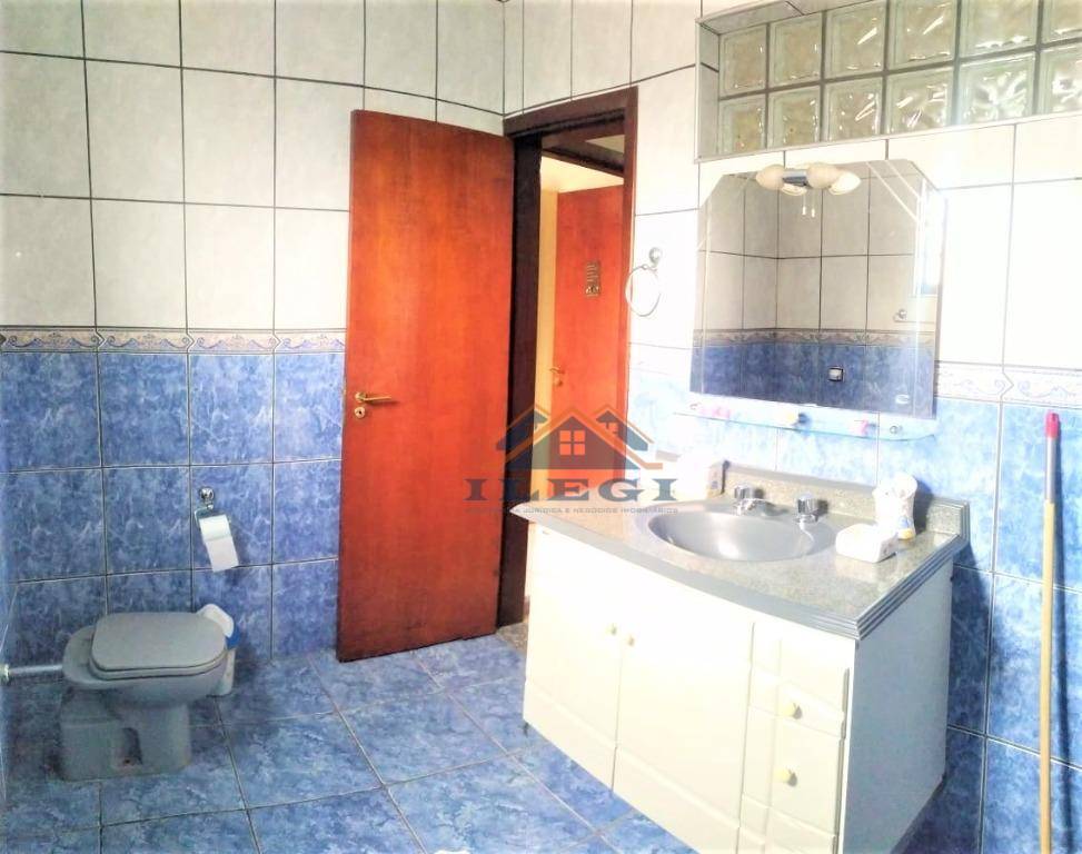Casa à venda e aluguel com 3 quartos, 200m² - Foto 6