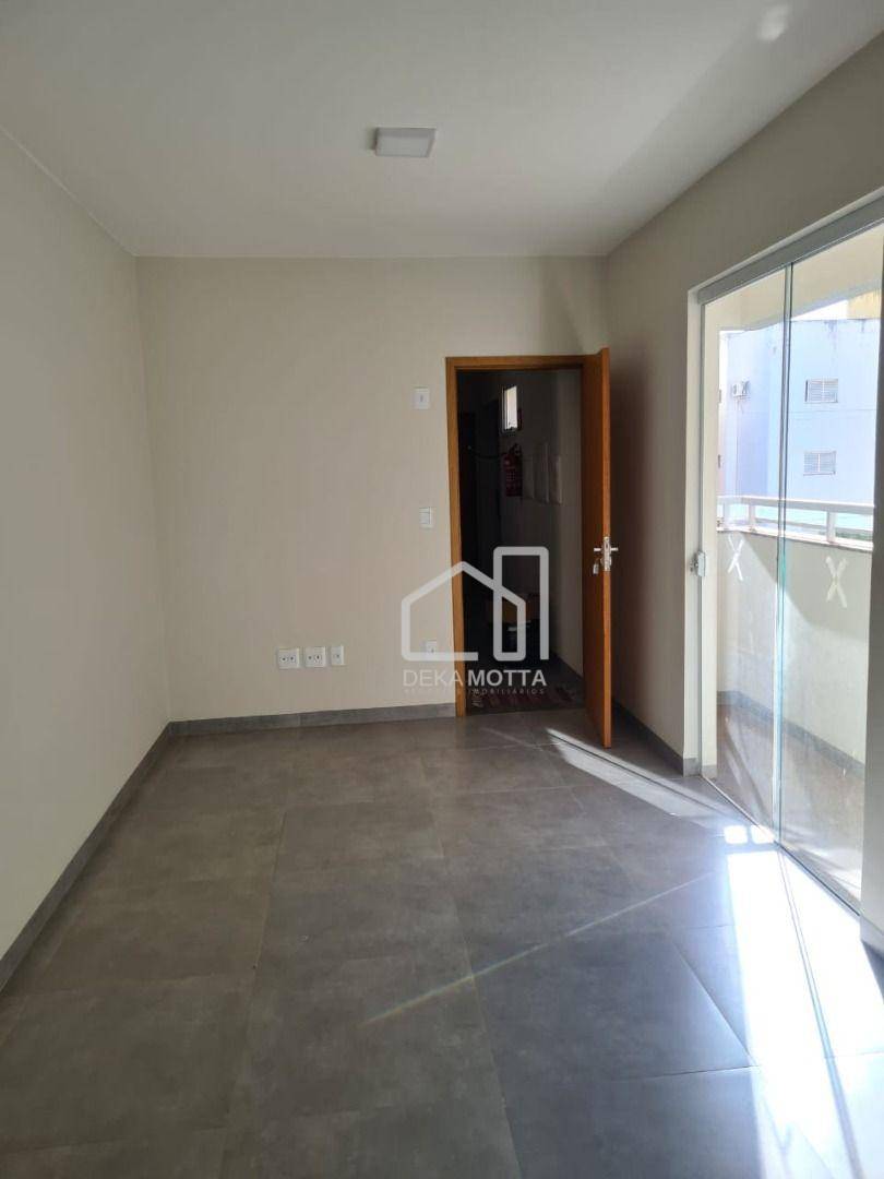 Apartamento à venda com 2 quartos, 64m² - Foto 4