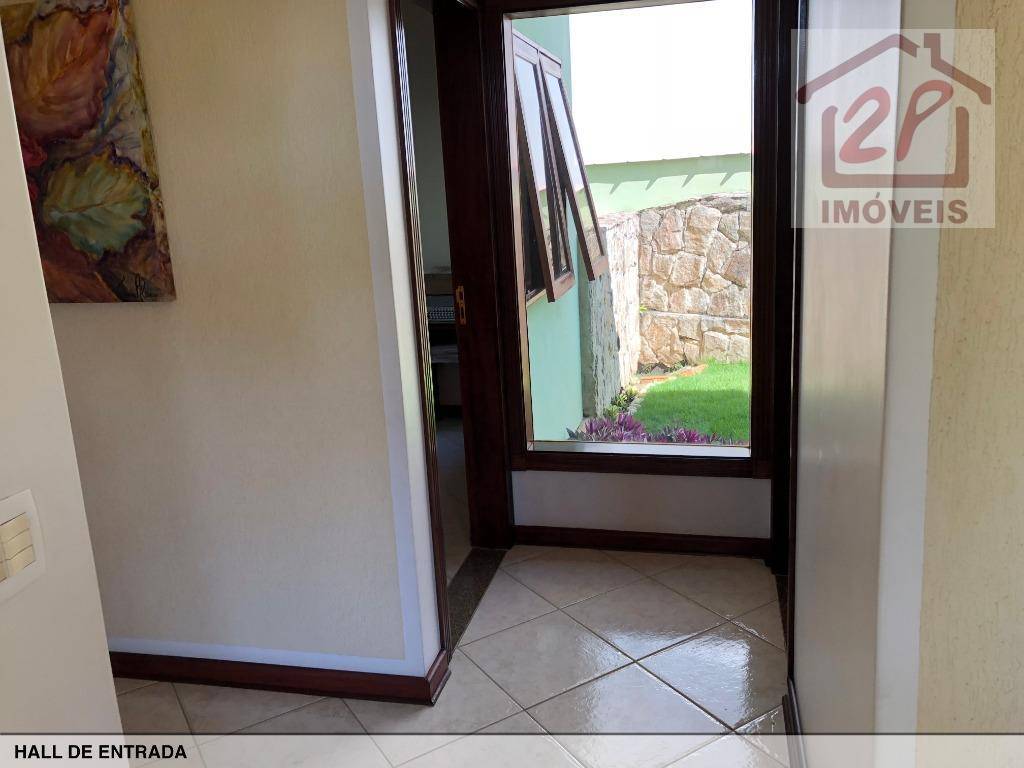 Casa de Condomínio à venda com 3 quartos, 250m² - Foto 4