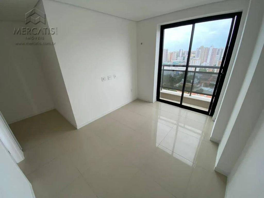 Apartamento à venda com 3 quartos, 107m² - Foto 17